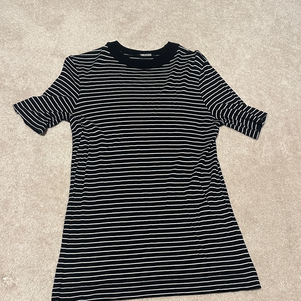 Zara tee - Picture 1 of 3